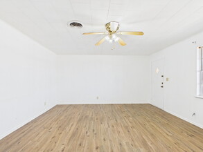 21 Linda Dr in Fredericksburg, TX - Building Photo - Building Photo