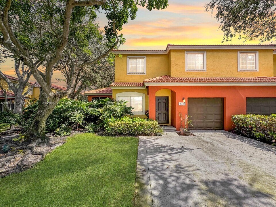 10341 SW 18th St in Miramar, FL - Building Photo
