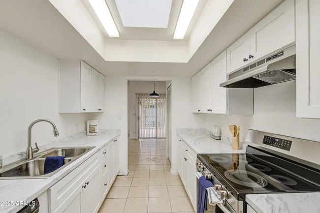 property at 712 S Lebanon Ln