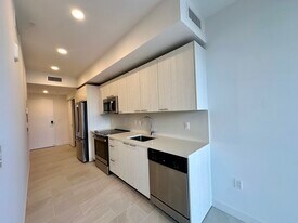 1936 NW 2nd Ct, Unit A12 in Miami, FL - Building Photo