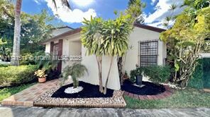 616 NW 97th Pl in Miami, FL - Foto de edificio - Building Photo