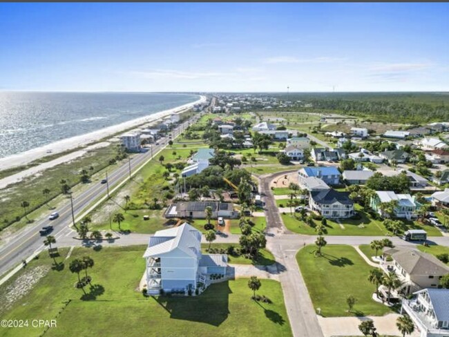 302 Beacon Rd in Port St. Joe, FL - Building Photo - Building Photo