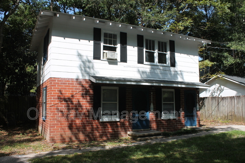 2305 Hillwood Dr E in Mobile, AL - Building Photo