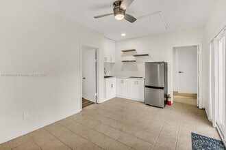 8330 SW 41st St in Davie, FL - Building Photo - Building Photo