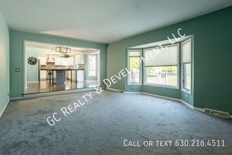 810 Clarendon Ln in Aurora, IL - Building Photo - Building Photo