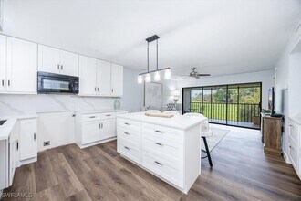 746 Eagle Creek Dr in Naples, FL - Building Photo - Building Photo