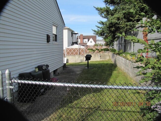 58 Whitaker Ave in Woodland Park, NJ - Foto de edificio - Building Photo