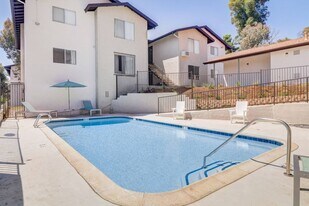 Valle at Canyon in San Diego, CA - Building Photo