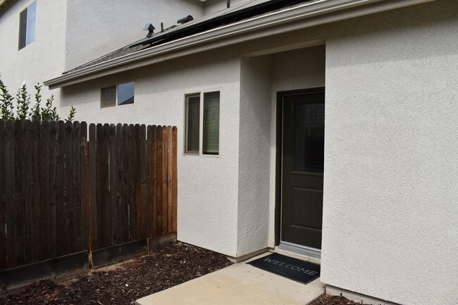 3751 De Soto Way in Merced, CA - Building Photo - Building Photo