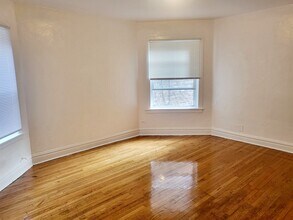7741 S Yates Blvd in Chicago, IL - Building Photo - Building Photo