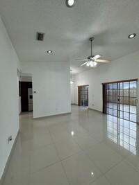 21220 NE 9th Ct in Miami, FL - Foto de edificio - Building Photo