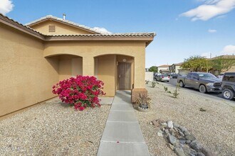 1476 E Avenida Grande in Casa Grande, AZ - Building Photo - Building Photo