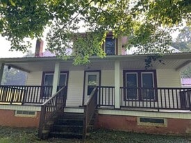 250 Hobson Br Rd in Weaverville, NC - Building Photo