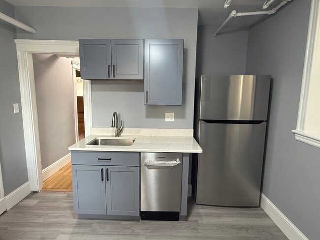 36 Saint Paul St, Unit B in Brookline, MA - Building Photo - Building Photo