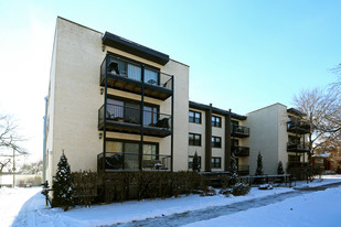 1711-17 W Jarvis Ave Apartments