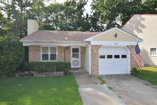 1020 Tealwood Dr in Virginia Beach, VA - Building Photo