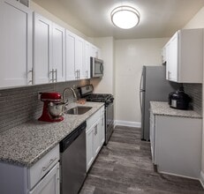 Premier at Cherry Hill in Cherry Hill, NJ - Building Photo - Interior Photo