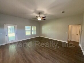 6265 Charred Oak Ln in Bellview, FL - Building Photo - Building Photo