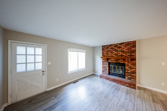 912 Burnt Pine Dr in Alabaster, AL - Building Photo - Building Photo