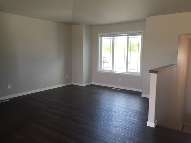 1397 Goldenwood Dr in West Fargo, ND - Building Photo - Building Photo
