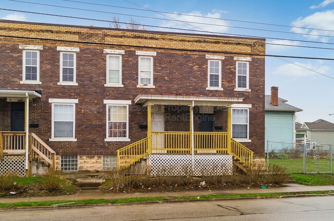 1044 Sullivant Ave in Columbus, OH - Building Photo - Building Photo