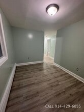 34 Oak St in Yonkers, NY - Building Photo - Building Photo