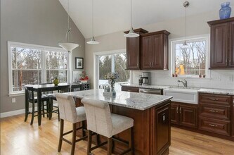 9 Gulliver Ave in Salem, NH - Building Photo - Building Photo