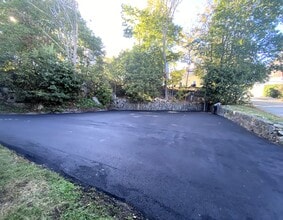 5 Chapel St in Newmarket, NH - Foto de edificio - Building Photo