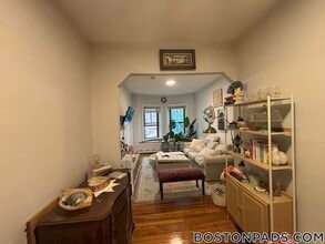 114 Willow St, Unit 3 in Cambridge, MA - Foto de edificio - Building Photo