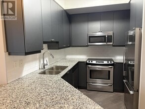 25 Fontenay Ct in Toronto, ON - Building Photo - Building Photo