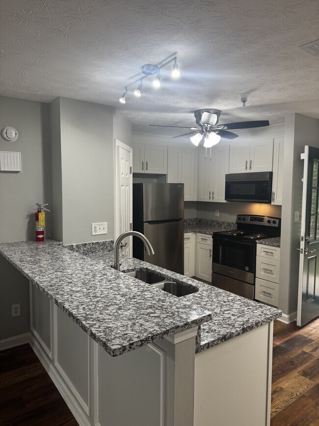 637 Huntington Road in Athens, GA - Building Photo - Building Photo