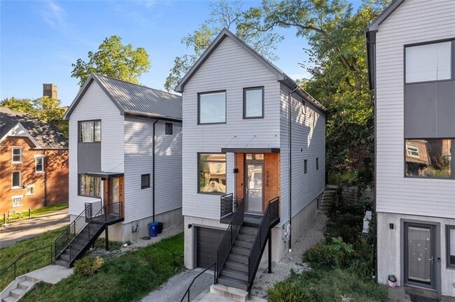 5454 Black St in Pittsburgh, PA - Building Photo - Building Photo
