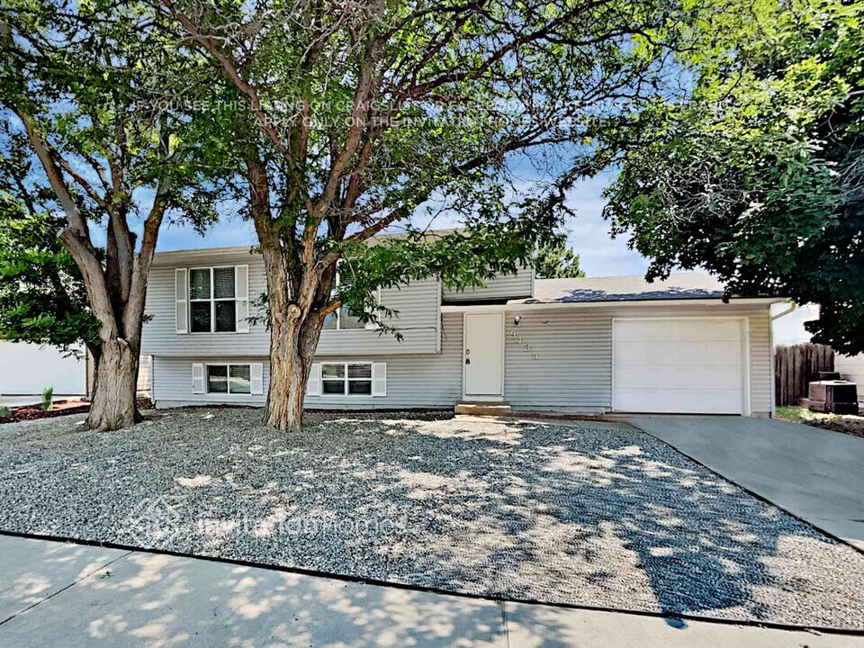 9434 Brentwood St in Westminster, CO - Building Photo