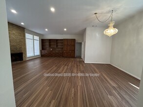 16416 Lauder Ln in Dallas, TX - Foto de edificio - Building Photo