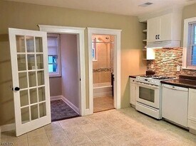 380 Yale Ave, Unit 2nd Floor in Hillside, NJ - Building Photo