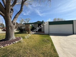 2522 Marcella St in Lancaster, CA - Building Photo - Building Photo