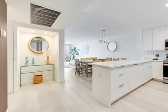 19370 Collins Ave, Unit FL12-ID1049799P in Sunny Isles Beach, FL - Foto de edificio - Building Photo