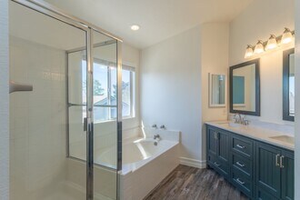 11909 Stegmeir Dr in Rancho Cucamonga, CA - Foto de edificio - Building Photo