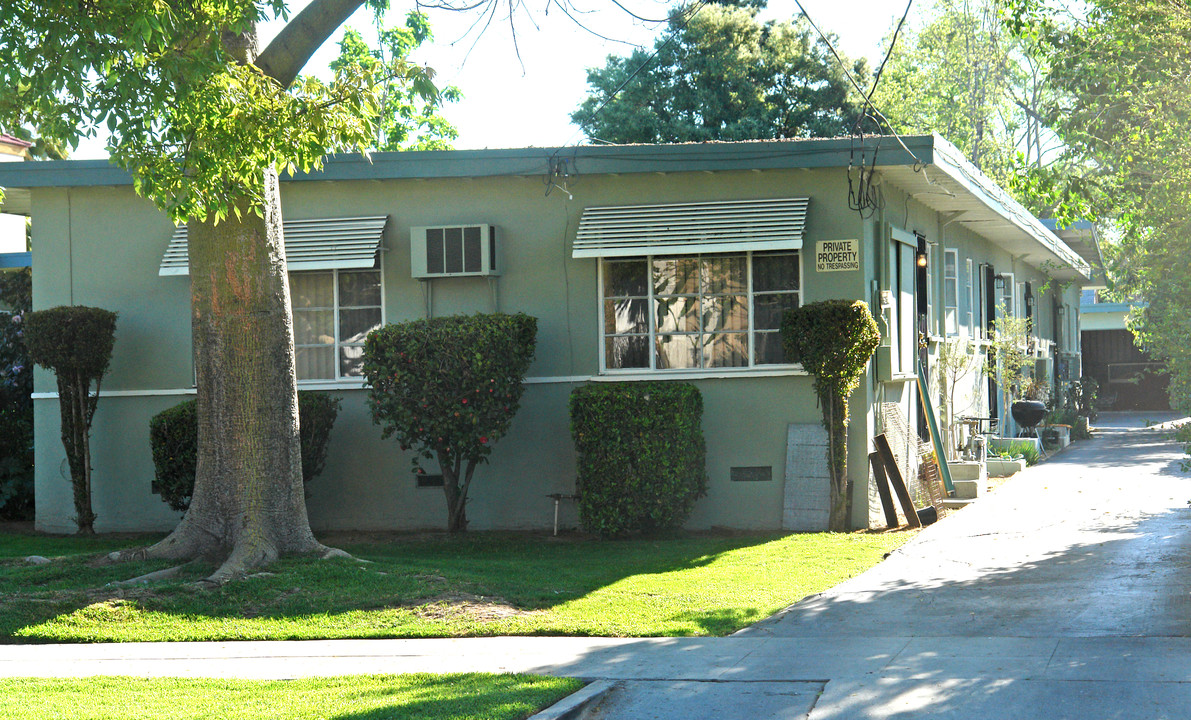 404 - 414 Holliston Ave in Pasadena, CA - Building Photo