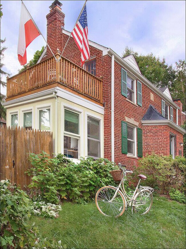 2102 Windham Ln in Silver Spring, MD - Building Photo - Building Photo