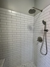 418 Johnson St, Unit 2 in Covington, KY - Foto de edificio - Building Photo