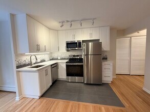 526 W Roscoe St in Chicago, IL - Building Photo - Building Photo