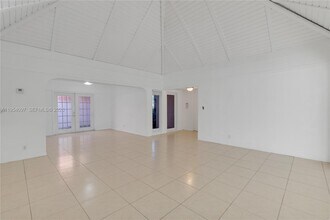 5505 Bluejack Oak Cir in Tamarac, FL - Foto de edificio - Building Photo