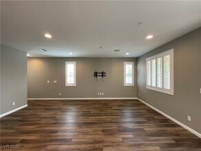 398 Misterioso St in Henderson, NV - Building Photo - Building Photo