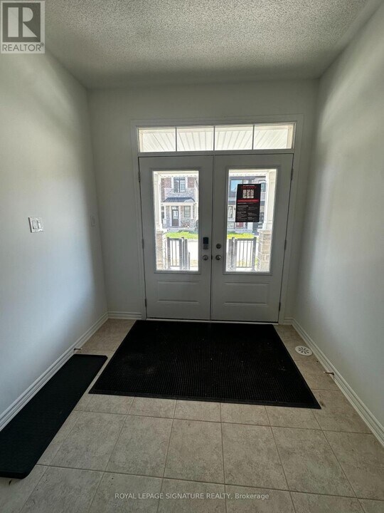 1259 Lily Cres in Milton, ON - Building Photo