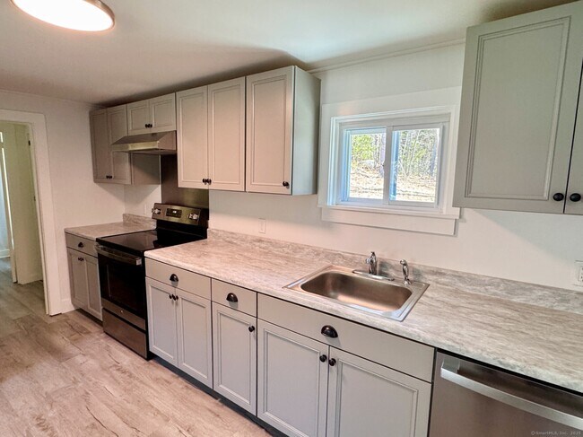143 Headquarters Rd in Litchfield, CT - Building Photo - Building Photo