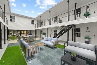 712 Avenue H-Unit -114 in Galveston, TX - Building Photo - Building Photo