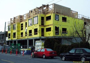 Willows on Tenth in Seattle, WA - Building Photo - Building Photo
