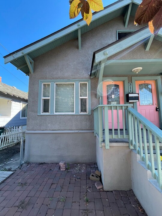 311 N 9th St in Klamath Falls, OR - Building Photo