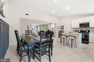 7024 Lee Park Ct in Falls Church, VA - Building Photo - Building Photo